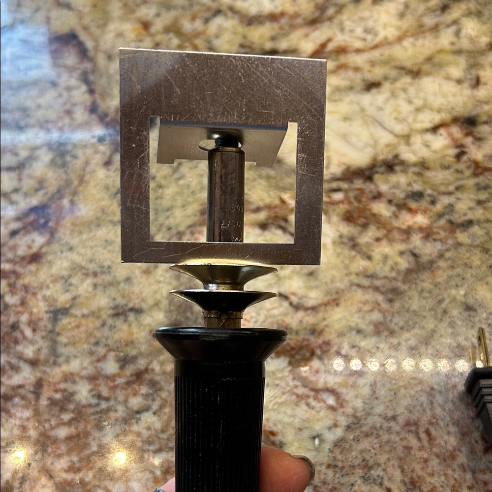 Wood Burning Tool with Safety Rest.Used, but works perfectly for writing on wood - Picture 4 of 7